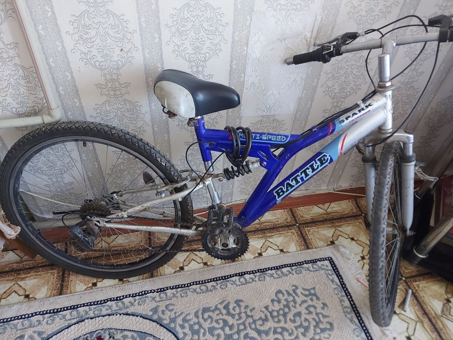 Велосипед продаю за 20000тг  передный тормоза не работают СРОЧНО