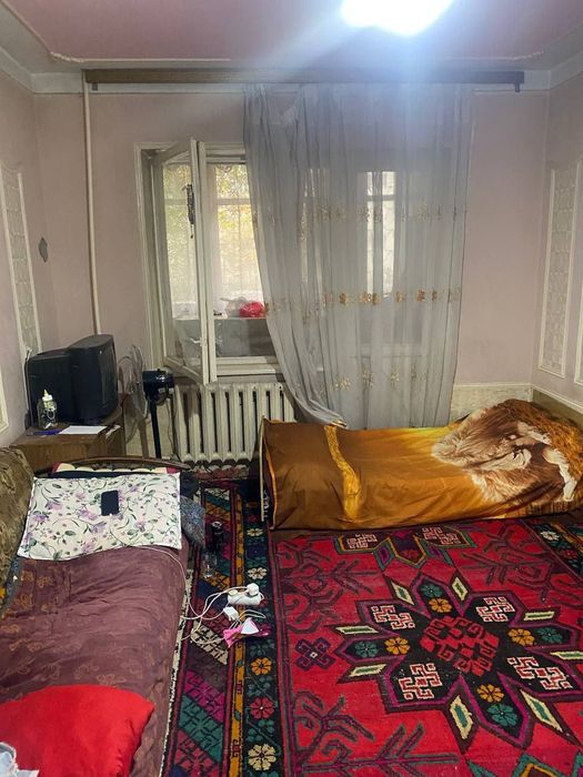 Продам чил наккошлик 3 хона 1 этаж 4 этажлий дом