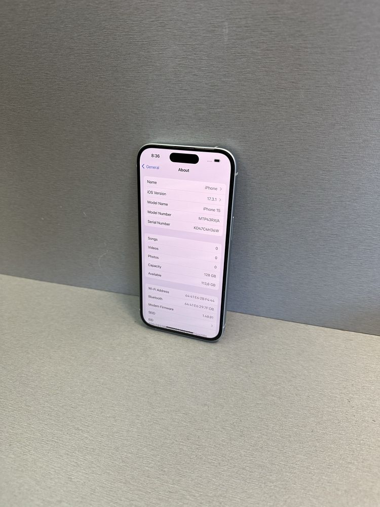 Продавам отличен iPhone 15