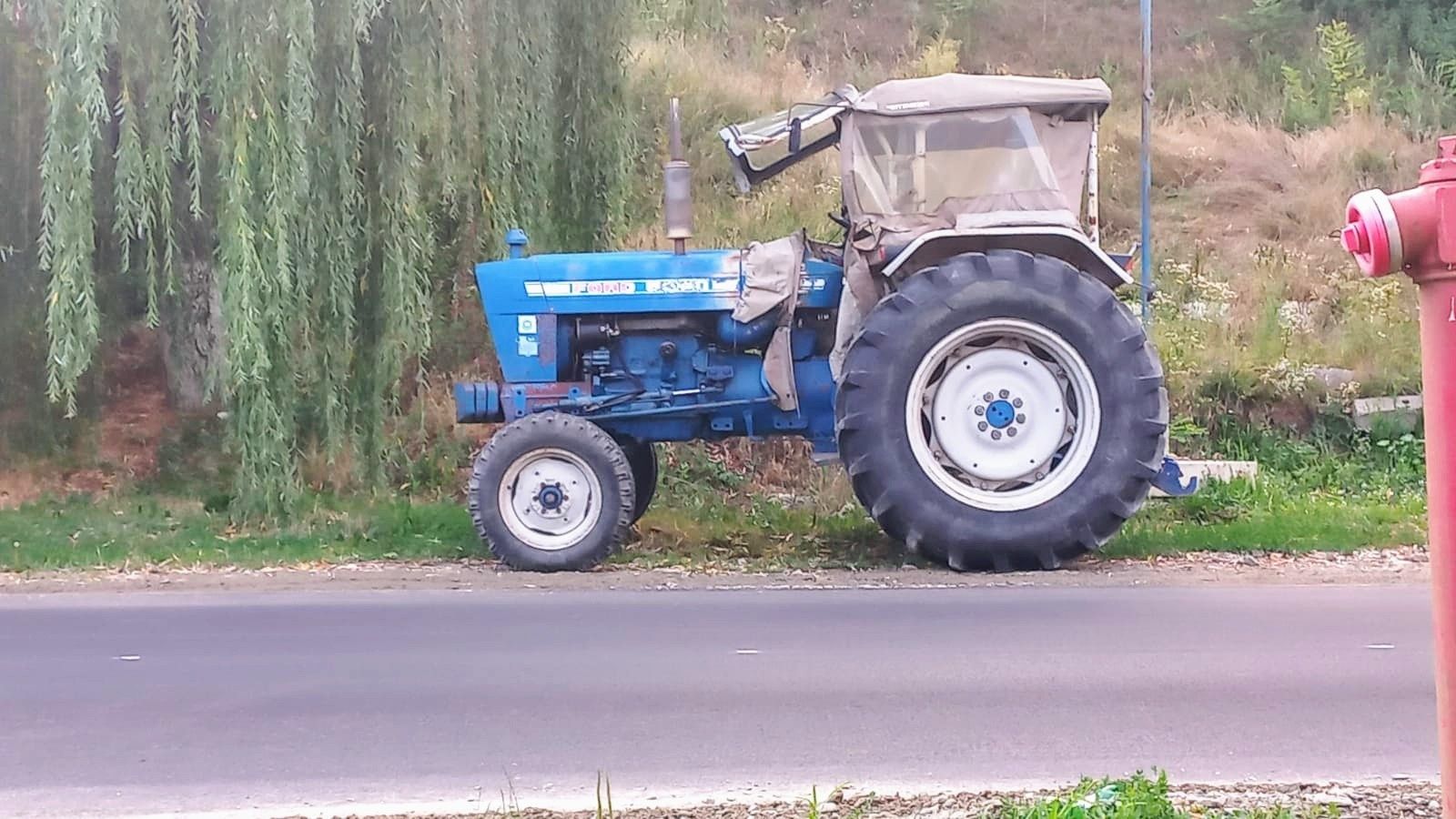 Vand tractor Ford 5000