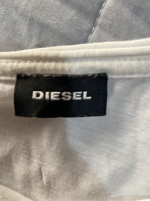 Tricou Diesel purtat