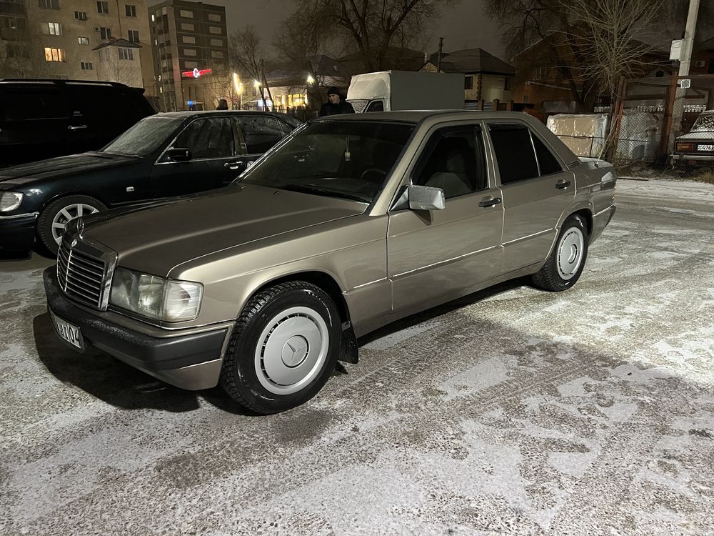 Продам мерс 190е