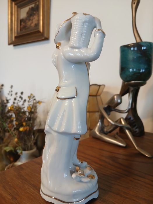 Bibelou din porțelan,proveniență Italia.