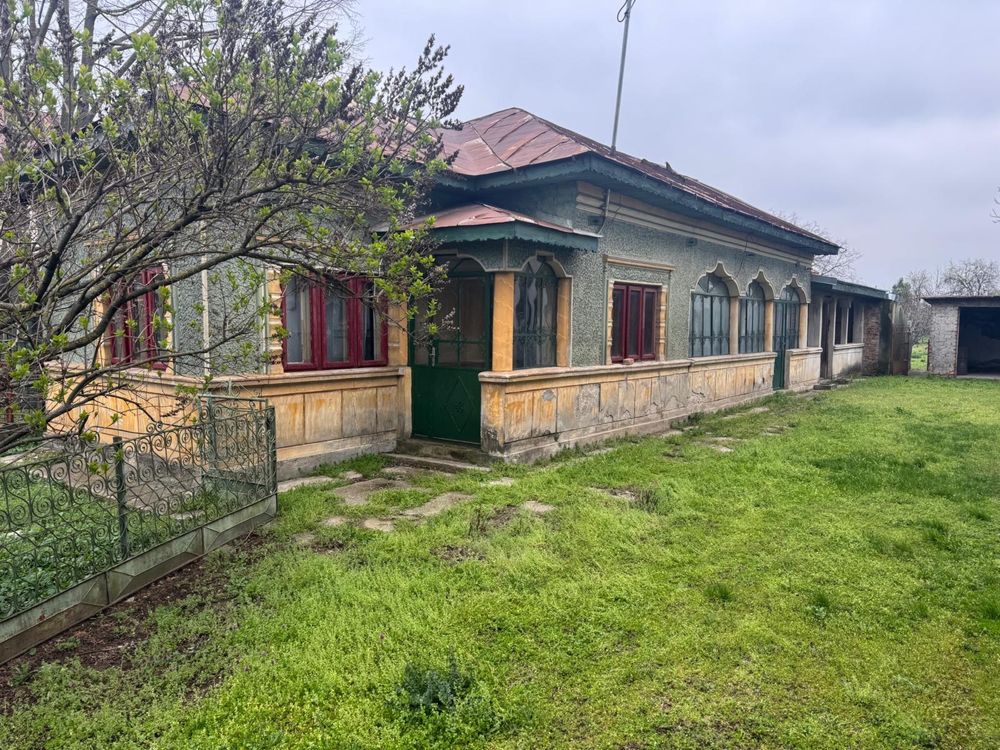Vand casa batraneasca si teren Darvari, Ciorogarla Ilfov