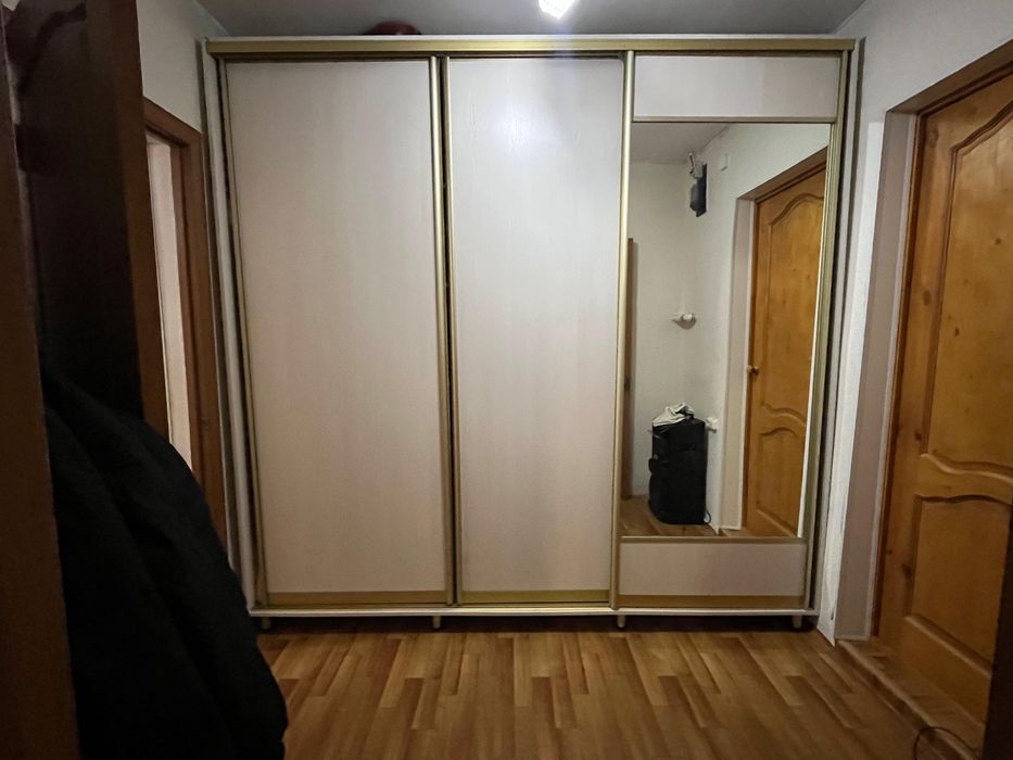 СРОЧНО продам шкаф-купе 2.5м