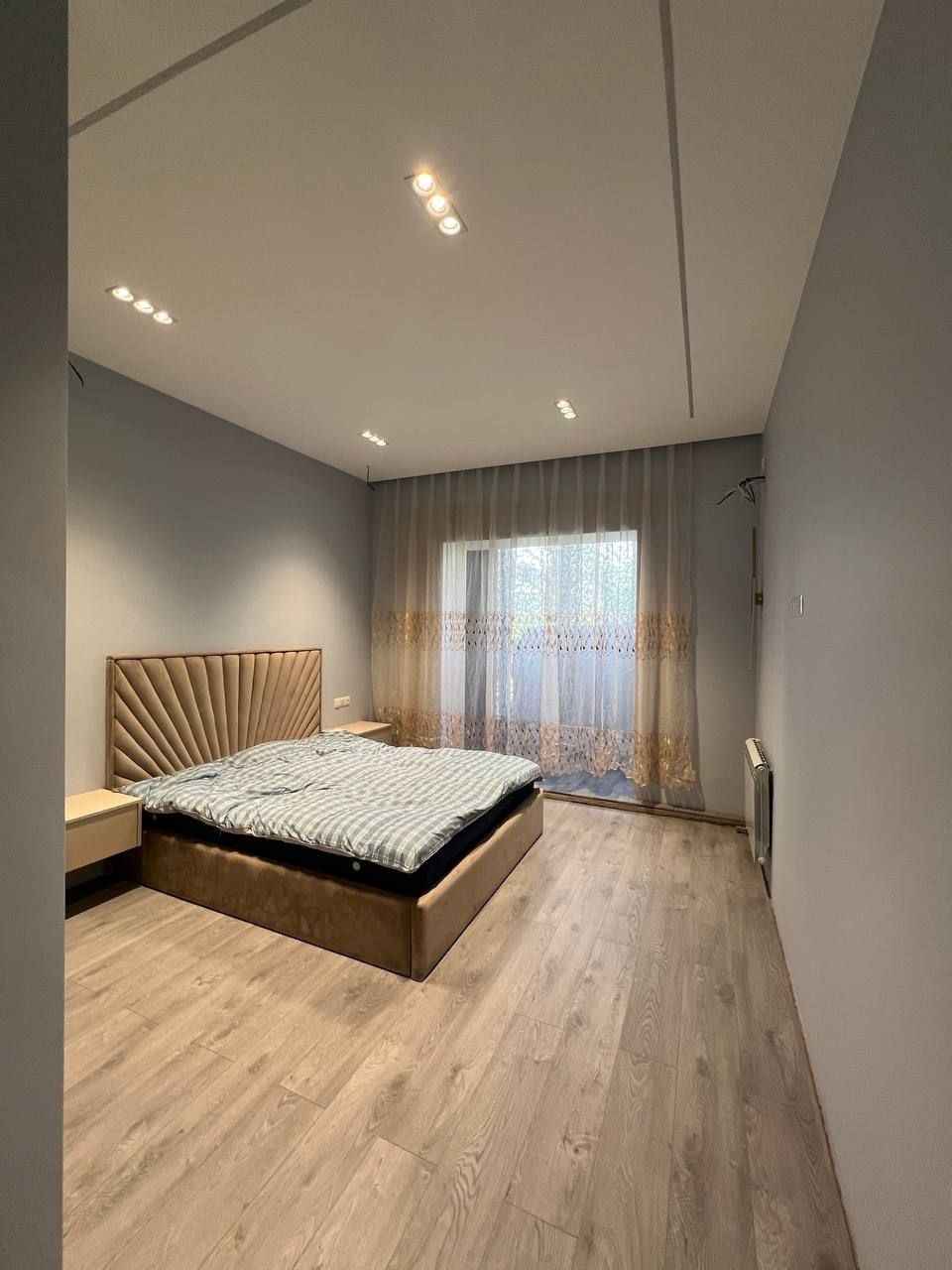 Sotiladi Квартира Центр Яккасарай 3//4//4 81м2 Спецплан ор.Гос. Россия