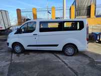 Schimb /vând microbuz Ford transit Custom 8+1 cu auto mai mic