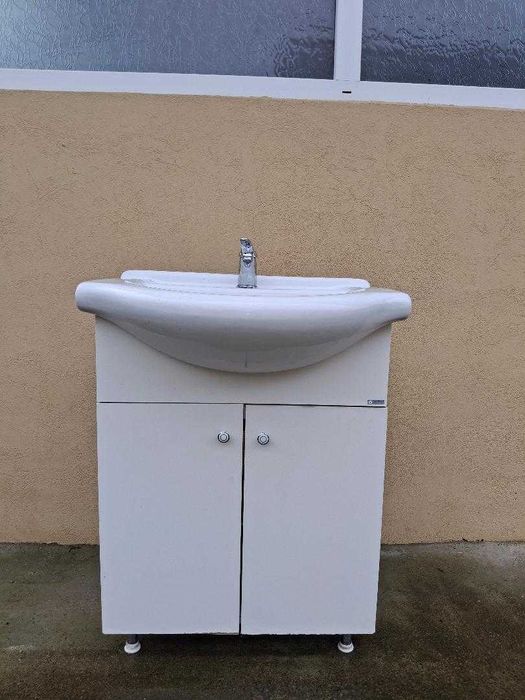 Mobila de baie – set complet

Nu asigur transport.