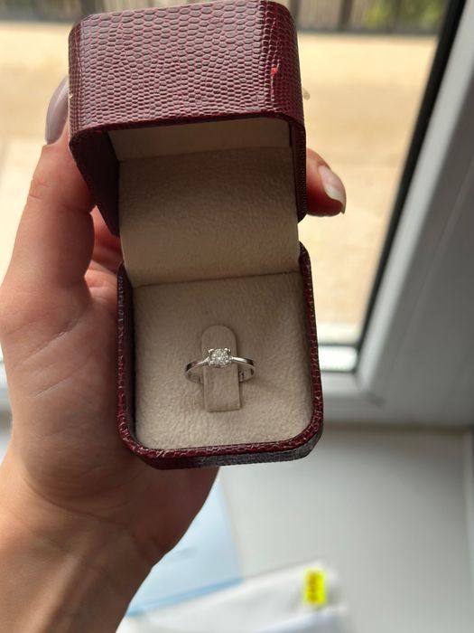 Диамантен годежен пръстен 0.23 ct G/VVS2 с HRD сертификат