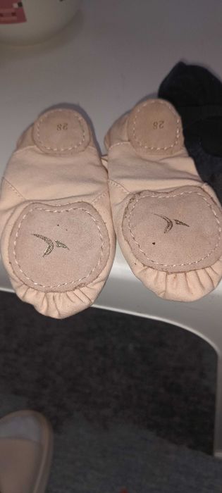 Vând încălțăminte pentru fetițe de balet