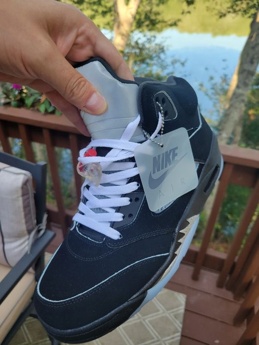 Продавам супер нови кецове jordan 5 OG black metalllic