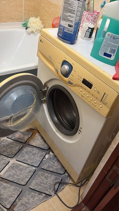 Продам стиральную машину LG