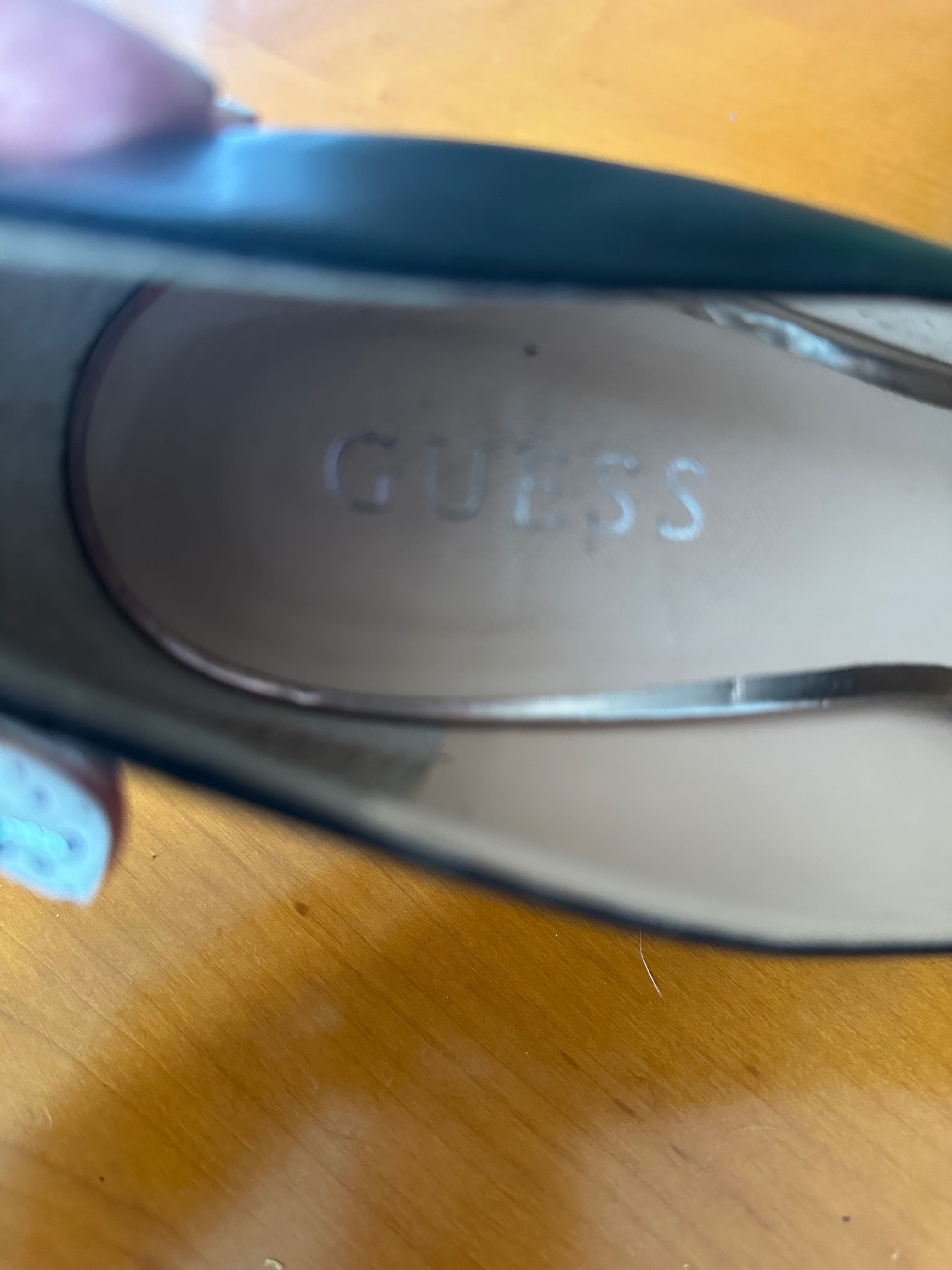 Дамски обувки GUEESS
