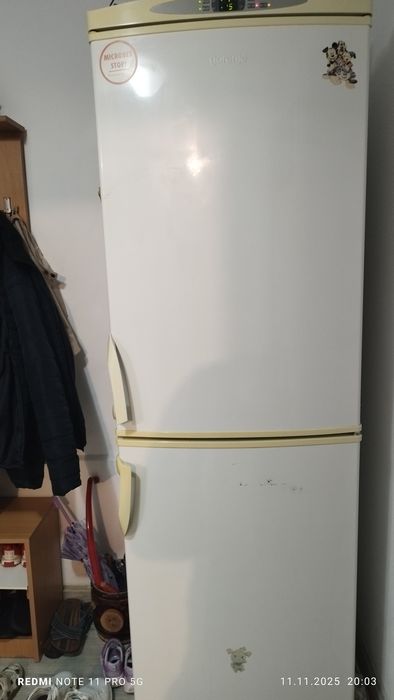 Vând combina frigorifica gorenje.