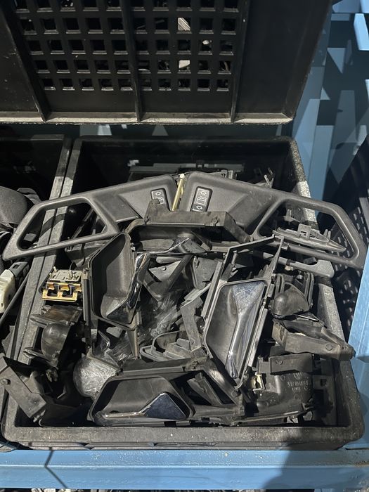W124 ручки открывание двери ограничитель  замок авторазбор бу запчасть