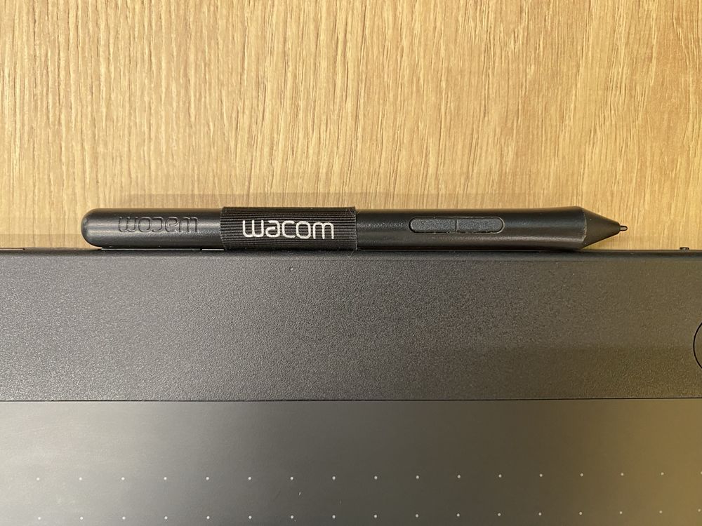 Wacom Intuos CTH-690 Pen & Touch Tablet
