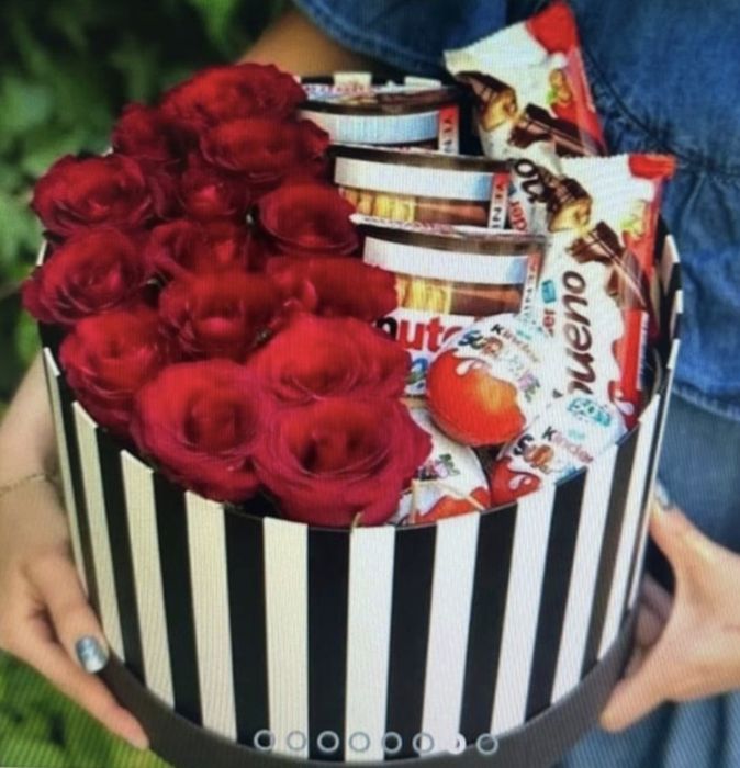 Подарочный набор с живыми цветами