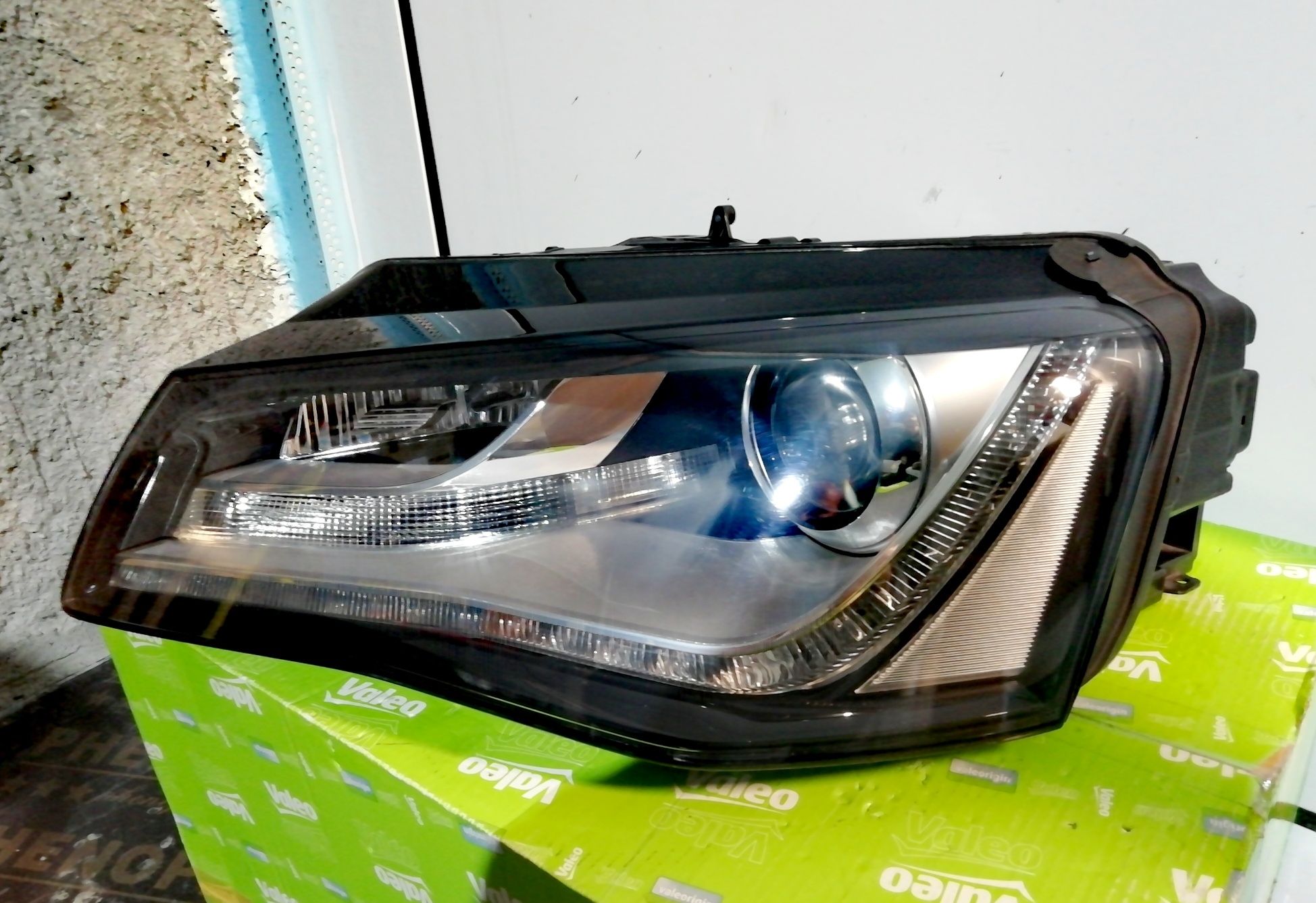 Фар Фарове за Ауди А8 4Н / Audi A8 4H Bi-Xenon + Led - Завиващ.