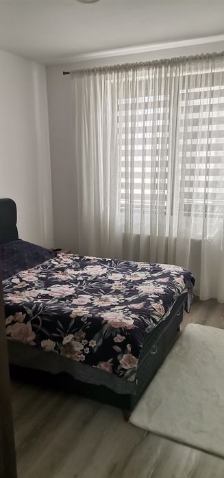 Văd apartament 3 camere