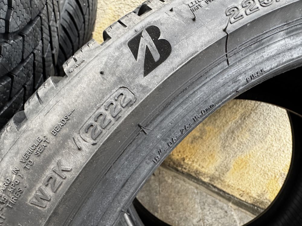 Зимни гуми Bridgestone 225/40/18 dot 2222