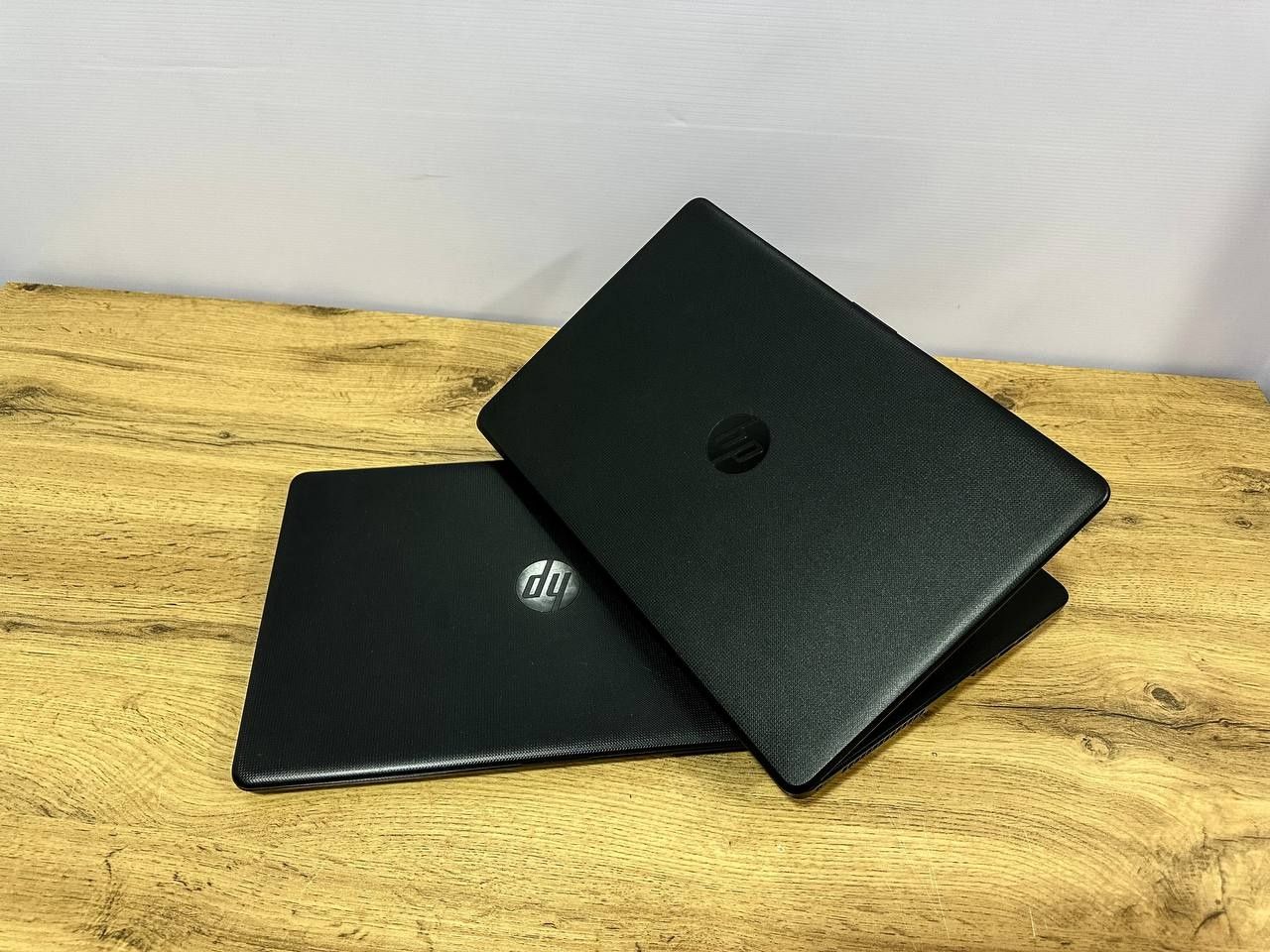 HP Laptop office notebook sotiladi