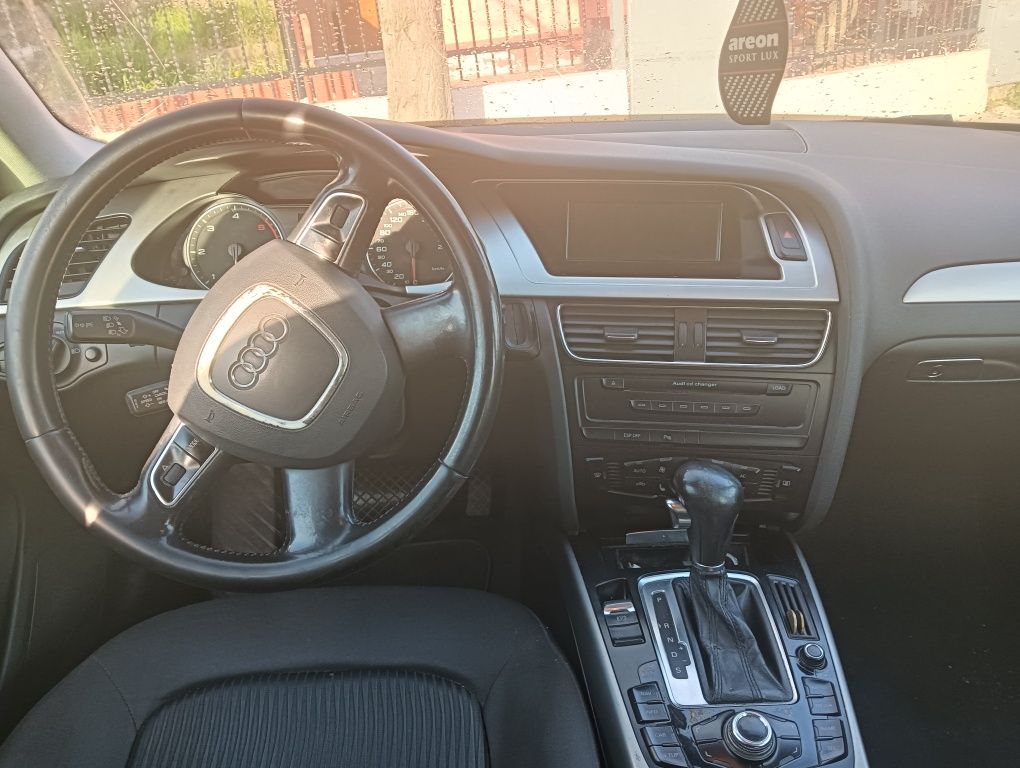 Vând audi A4 b8 an 2009