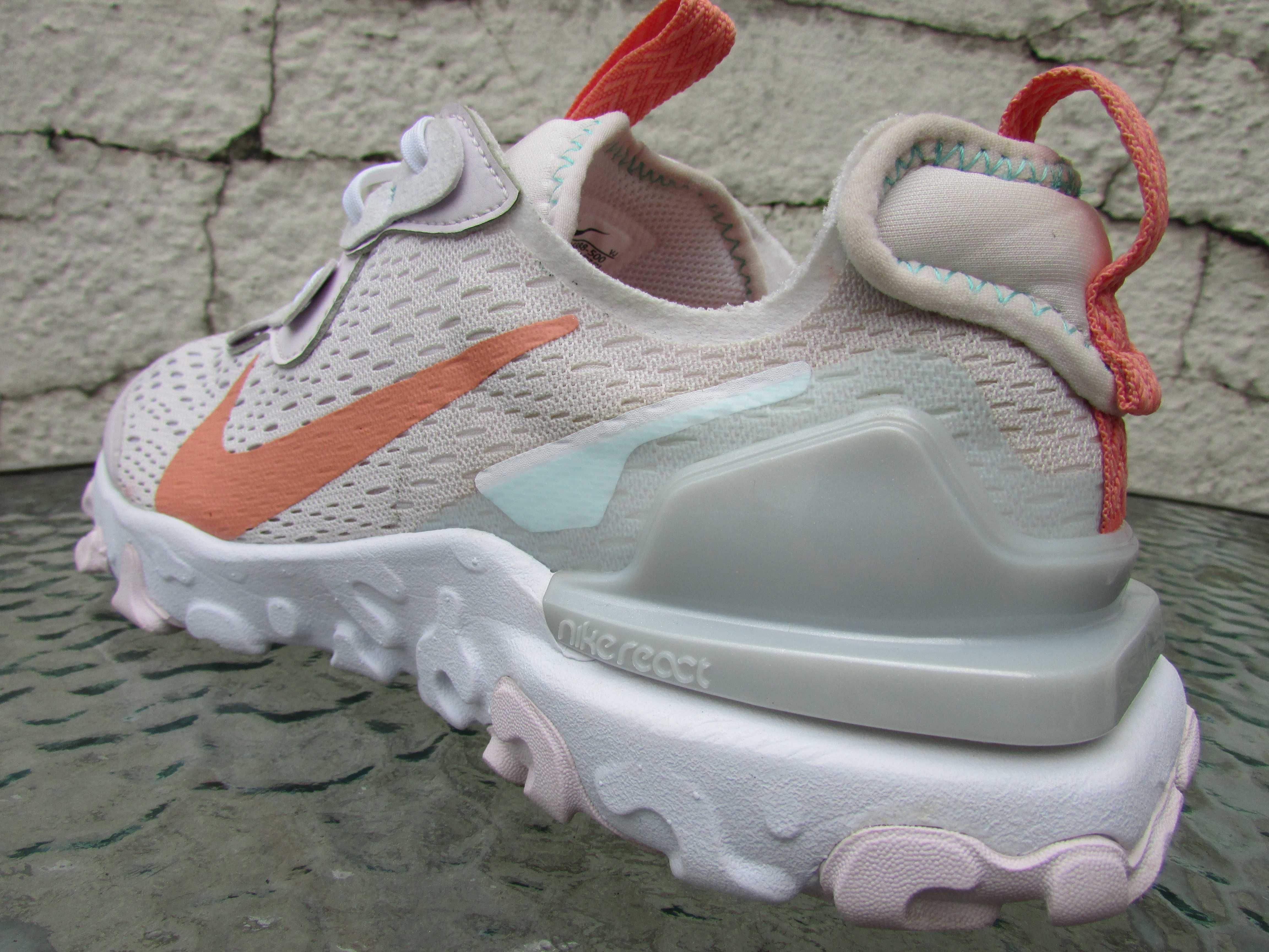 Дамски маратонки Nike React Vision Light Bliss
