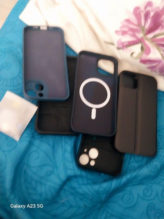 Vând accesorii de  iPhone 14 normal