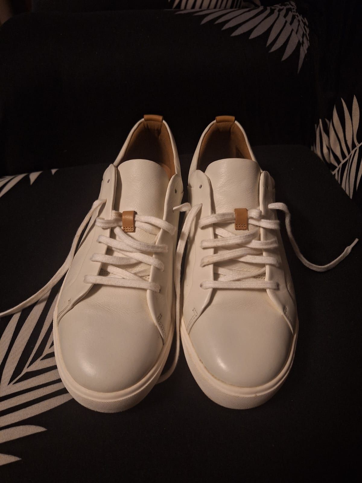 Adidasi dama piele marimea 42