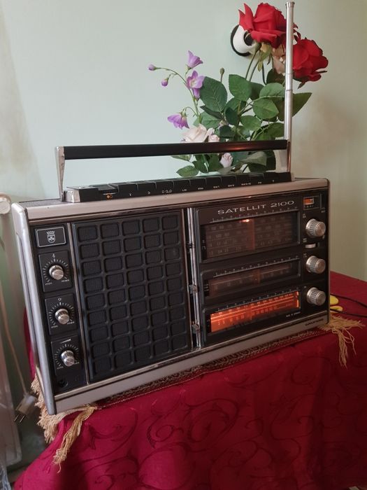 Radio Grunding,Satellit 2100 original made in Germany.
