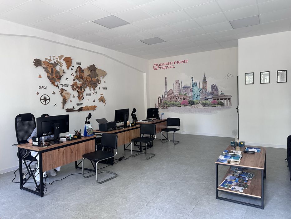 Сдаётся рабочее место в офисе турфирмы