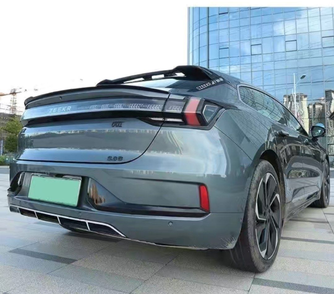 Zeekr 001 spoyler