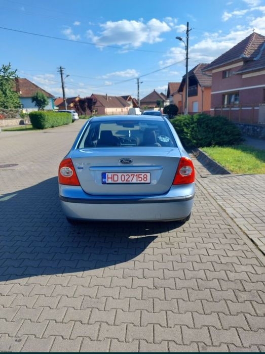 Ford Focus sedan benzină