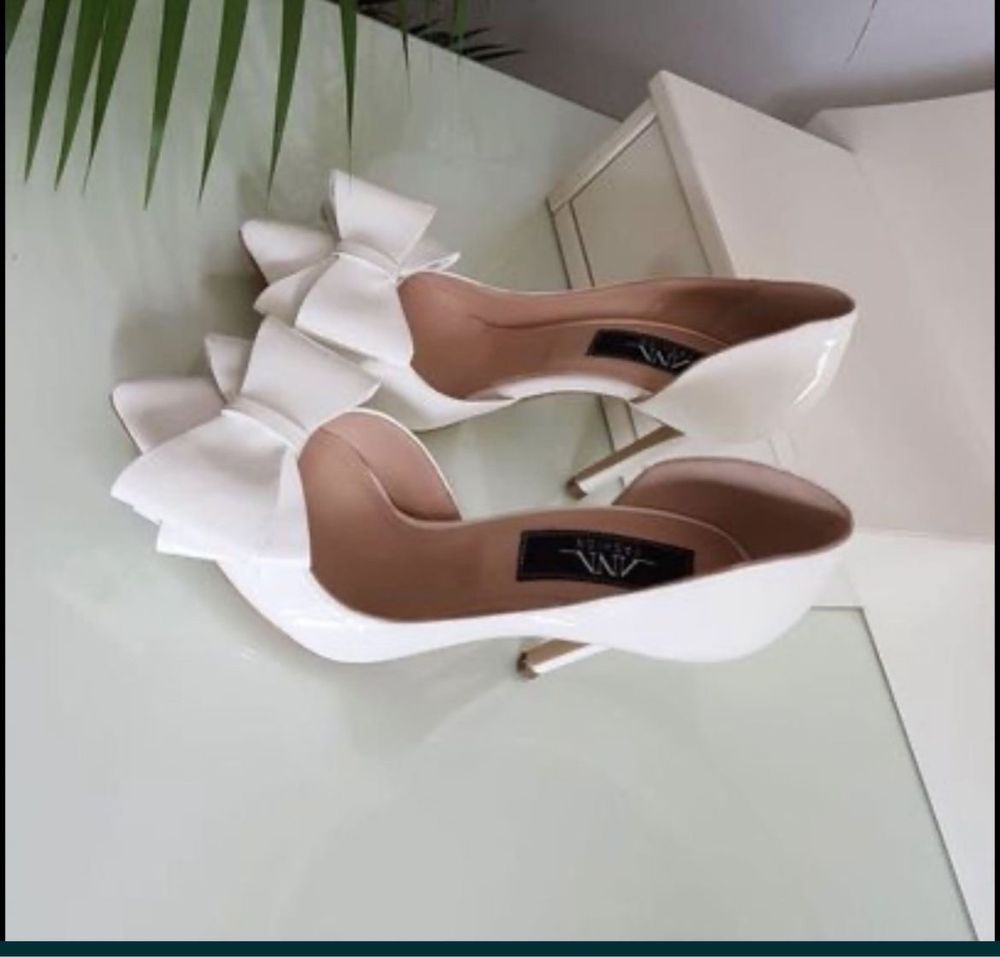Pantofi albi mireasa