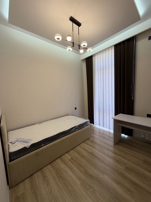 Сдаётся в новостройке 3х комнатная квартира с авторским ремонтом.