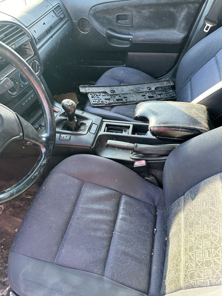 BMW E36 318tds на части