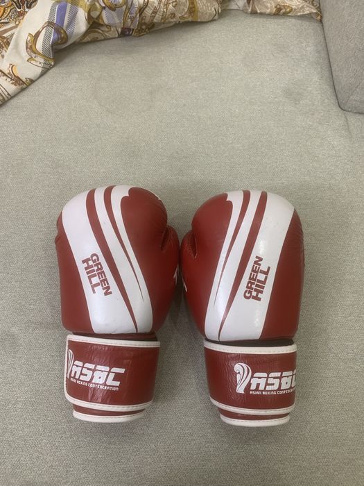 Боксерские перчатки