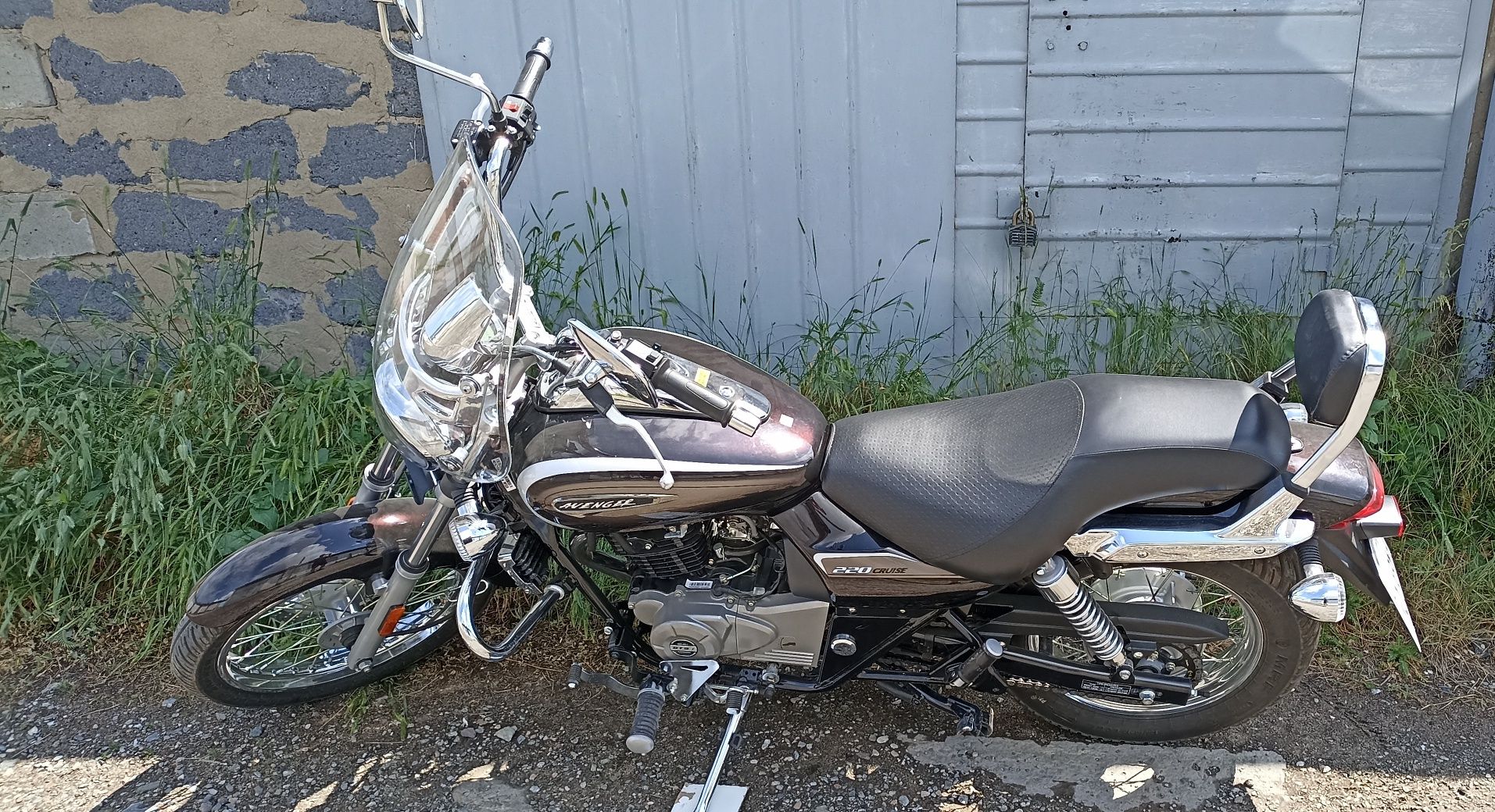 Круизер Bajaj Avenger 220