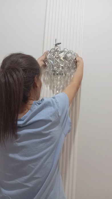 Продам люстру настенную