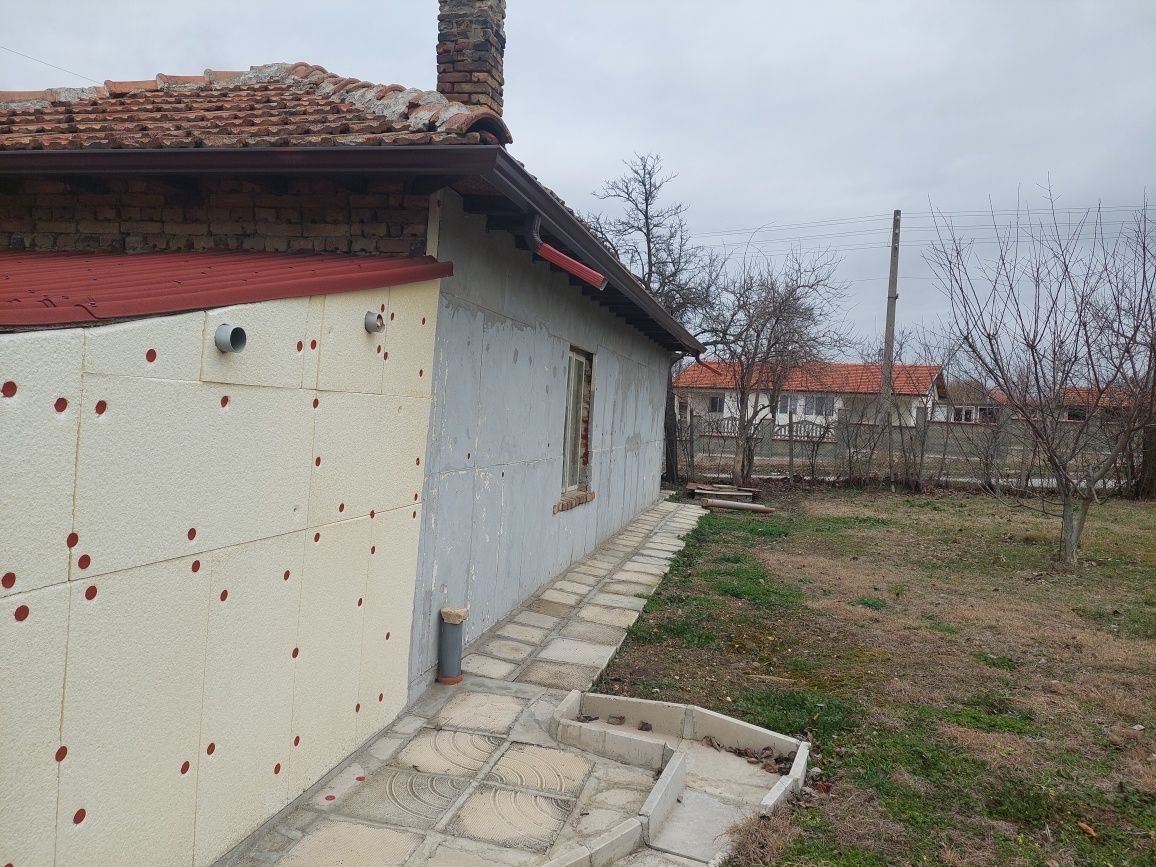 Продавам селска къща