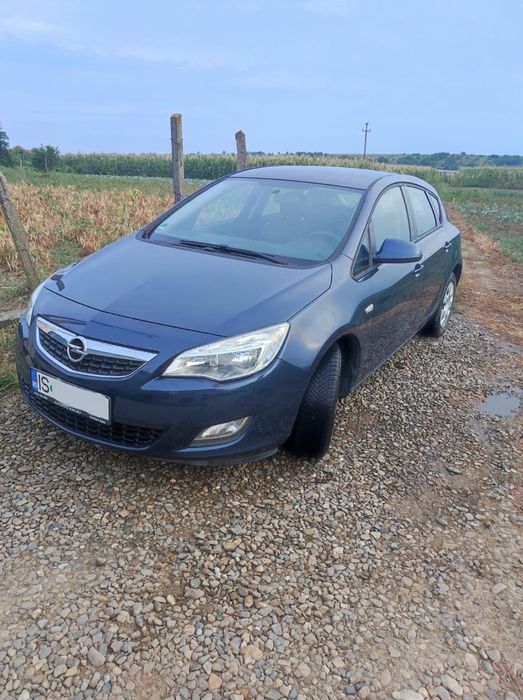 Opel Astra J 1.4 benzina (100 Hp) ecoFLEX 2010, Hatchback