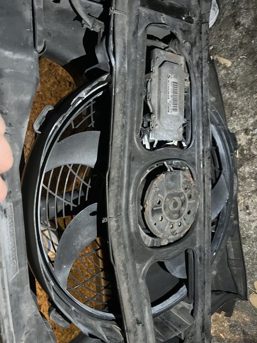 Предна маска бмв е46 комби 3 пина ел перка