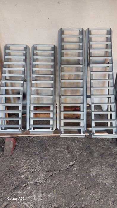 Рампи Естакади за автомобили чисто нови