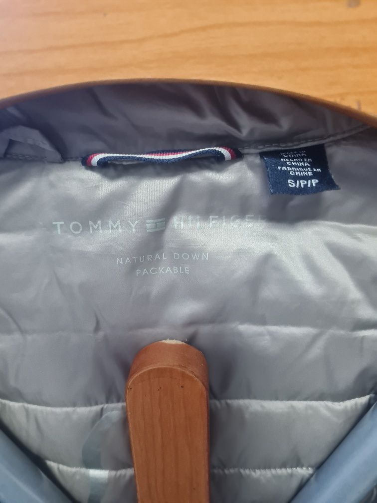 Geaca usoara Tommy Hilfiger