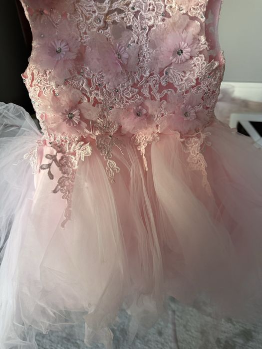 Платье для девочки со шлейфом