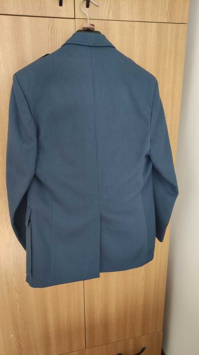 Costum albastru pentru forțele aeriene