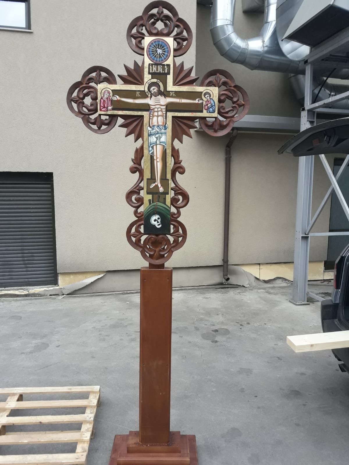 Cruce altar sculptata si pictata