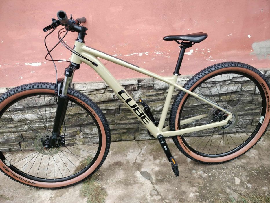 Bicicleta Cube roti pe 29 frâne disc hidraulice cadru M