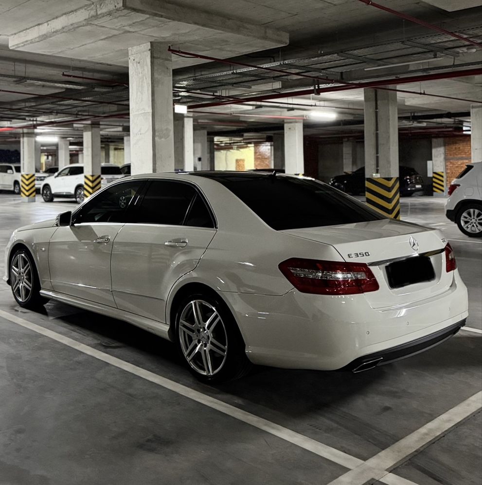 W212  Mercedes-Benz