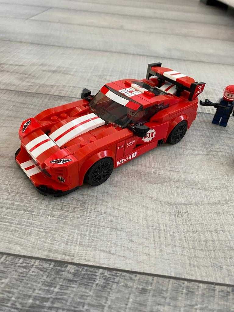 Joc constructii tip lego Famous Car World 336 piese 2 figurine